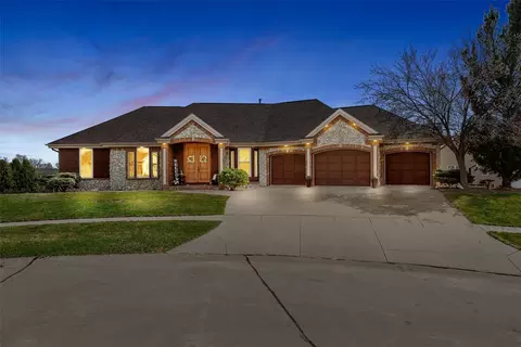 2661 Mulberry Ct, Marion, IA 52302