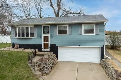 3500 Sunnydale St NW, Cedar Rapids, IA 52405