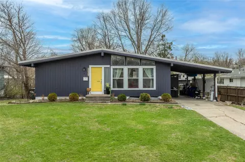 2237 Evergreen St NE, Cedar Rapids, IA 52402