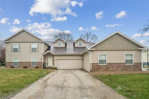 4515 Westchester Dr NE #A, Cedar Rapids, IA 52402