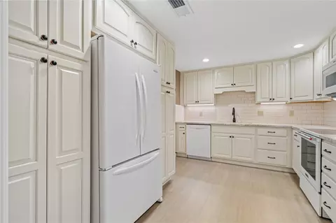 100 Thompson Dr SE #120, Cedar Rapids, IA 52403