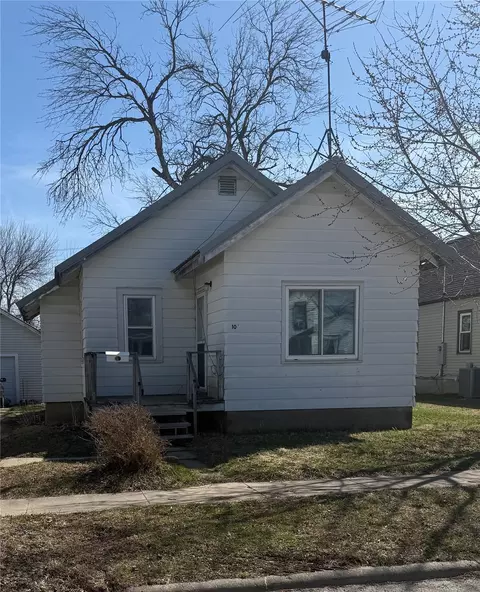 106 Ohio Ave, Iowa Falls, IA 50126