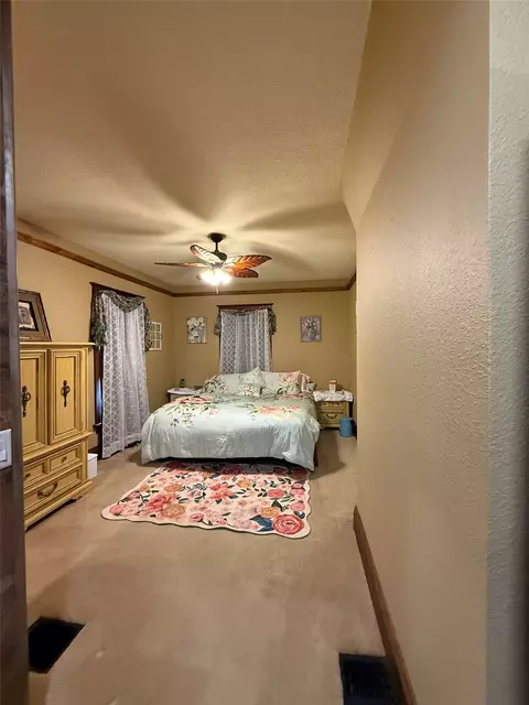 Bedroom - 614 E 4th St, Vinton, IA 52349 photo 2 of 12