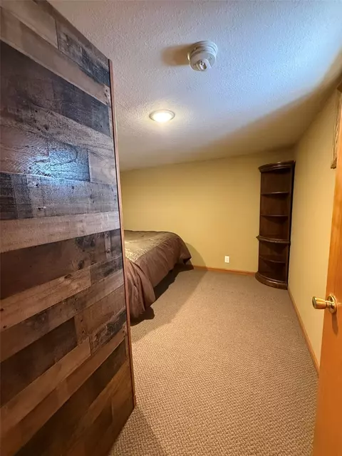 Bedroom - 614 E 4th St, Vinton, IA 52349 photo 10 of 12