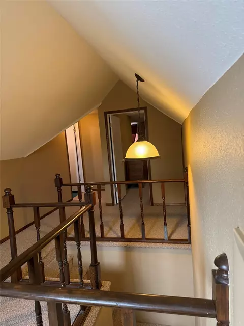 Entry Way - 614 E 4th St, Vinton, IA 52349 photo 4 of 5
