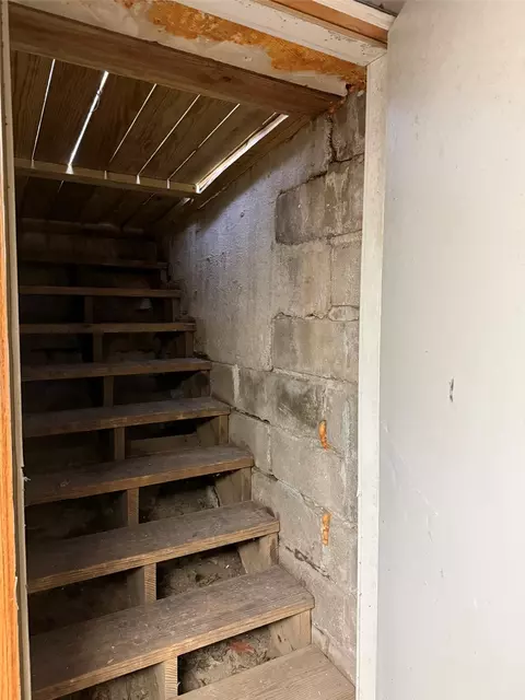 Other - 614 E 4th St, Vinton, IA 52349 photo 5 of 8