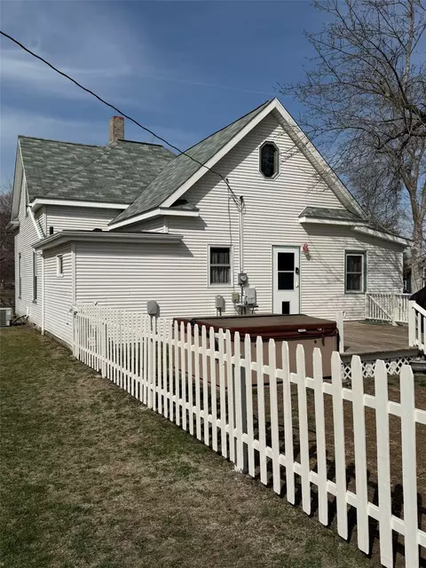 Other - 614 E 4th St, Vinton, IA 52349 photo 7 of 8