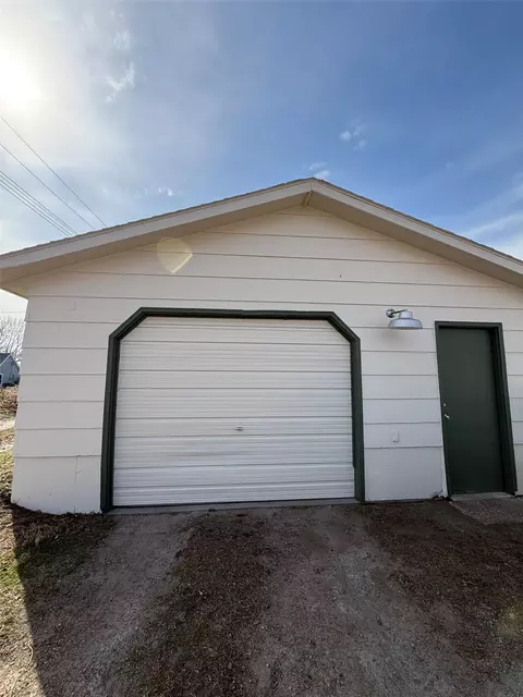 Other - 614 E 4th St, Vinton, IA 52349 photo 8 of 8