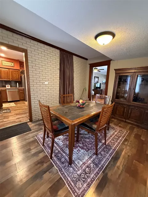 Dining - 614 E 4th St, Vinton, IA 52349 photo 2 of 3