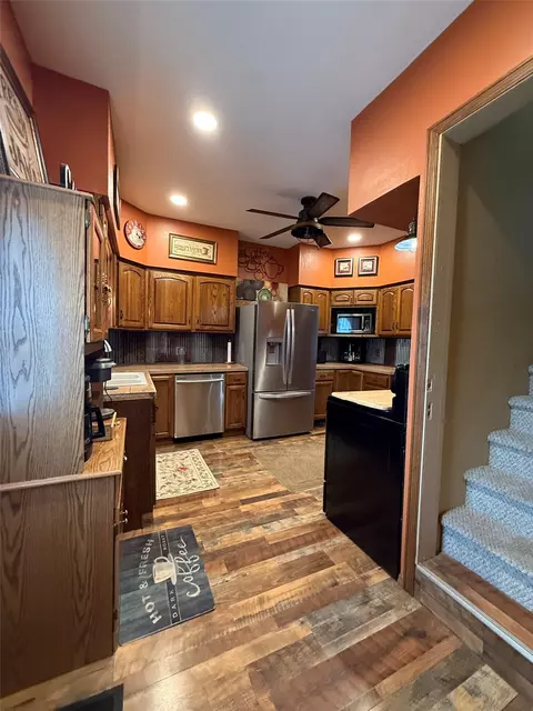 Kitchen - 614 E 4th St, Vinton, IA 52349 photo 1 of 8