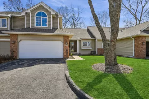Exterior - 3315 Riverpointe Cir NE, Cedar Rapids, IA 52411 photo 2 of 6