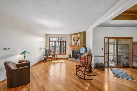 Living - 3315 Riverpointe Cir NE, Cedar Rapids, IA 52411 photo 1 of 4