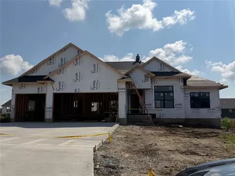 60 S Seven Oaks Rd, North Liberty, IA 52317