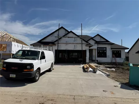 60 S Seven Oaks Rd, North Liberty, IA 52317