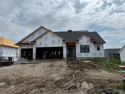 80 S Seven Oaks Rd, North Liberty, IA 52317