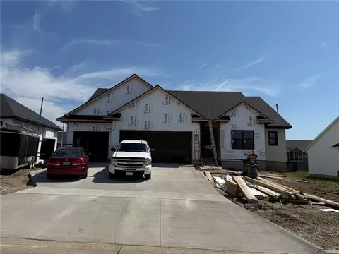 80 S Seven Oaks Rd, North Liberty, IA 52317