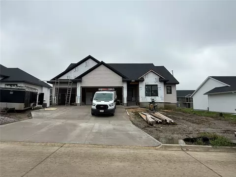 80 S Seven Oaks Rd, North Liberty, IA 52317