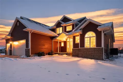 1595 Valentine Cir, Marion, IA 52302