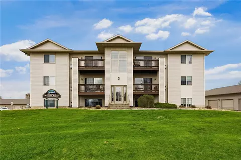 3060 Wilson Ave SE #10, Cedar Rapids, IA 52404