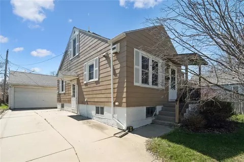 1799 Park Ave, Marion, IA 52302