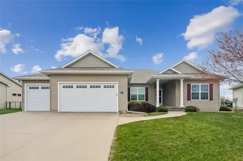 225 17th Avenue Ct, Hiawatha, IA 52233