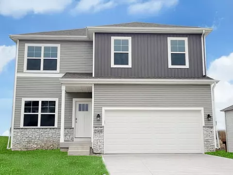 2763 Cecelia Dr, Hiawatha, IA 52233