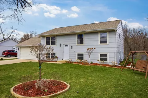 132 Circle Dr, Springville, IA 52336