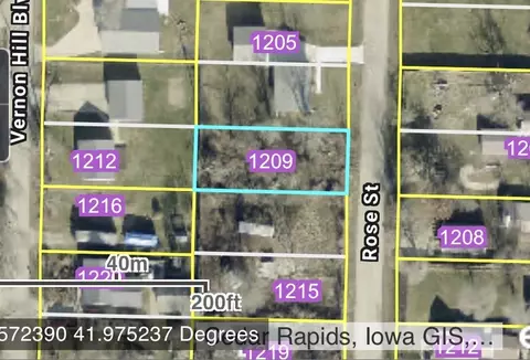 1209 Rose St, Cedar Rapids, IA 52403