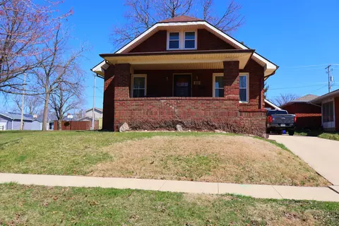 127 7th Ave SE, Oelwein, IA 50662