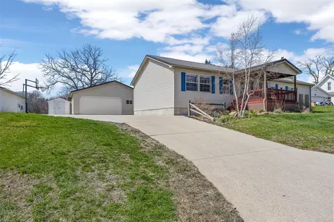 504 S Linn St, Anamosa, IA 52205