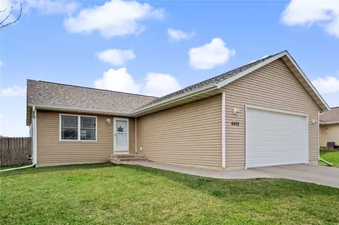 6403 Cope Dr, Marion, IA 52302