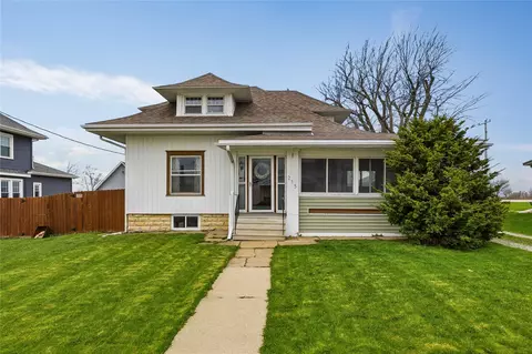 215 Military St, Martelle, IA 52305