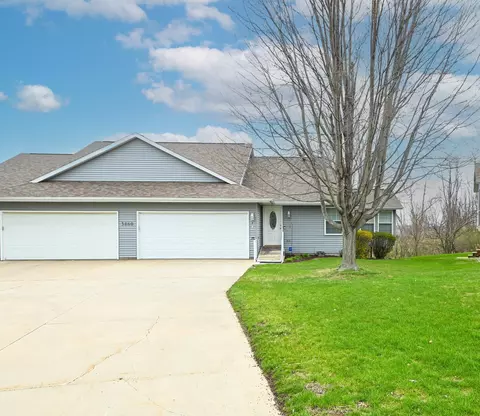 3860 Deer Valley Dr #B, Marion, IA 52302