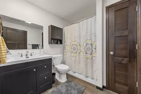 Bath - 7413 Summerset Ave NE, Cedar Rapids, IA 52402 photo 3 of 3