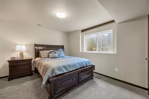 Bedroom - 7413 Summerset Ave NE, Cedar Rapids, IA 52402 photo 3 of 4