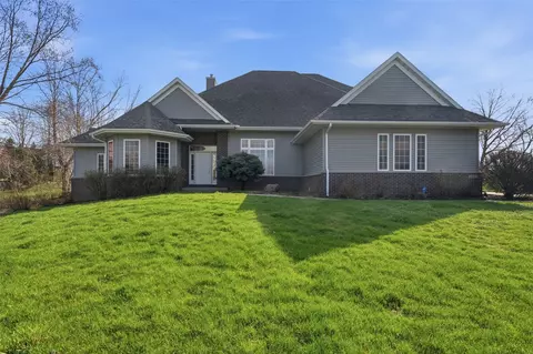 Exterior - 2502 River Run Ct, Cedar Rapids, IA 52411 photo 3 of 6