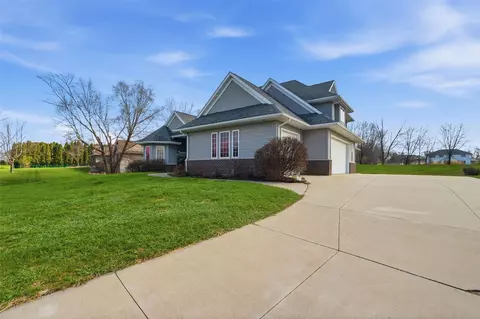Exterior - 2502 River Run Ct, Cedar Rapids, IA 52411 photo 2 of 6