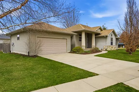 4127 Forest Vw NE, Cedar Rapids, IA 52411