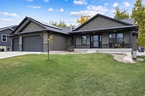 1698 Foxborough Dr, Marion, IA 52302