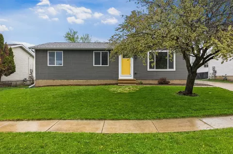 56 Deerwood Ct SW, Cedar Rapids, IA 52404