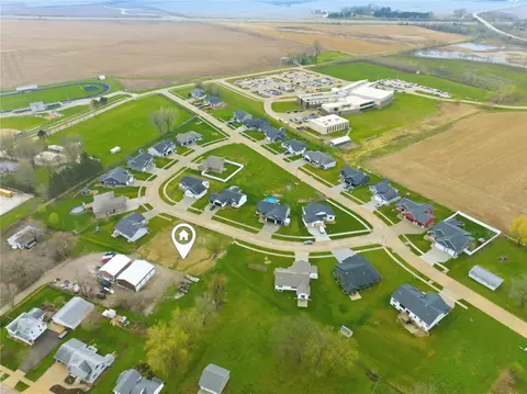 708 Pointer Cir, Center Point, IA 52213 photo 8