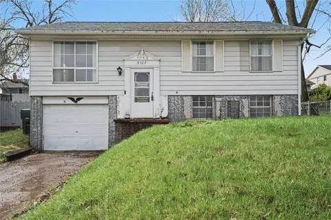 3107 Coral Ln SW, Cedar Rapids, IA 52404