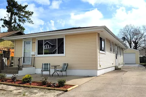 420 30th St SE, Cedar Rapids, IA 52403