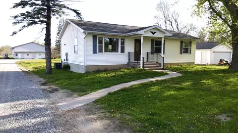 6100 Rogers Rd NW, Cedar Rapids, IA 52405