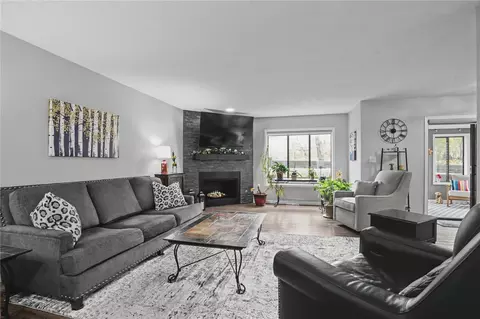 3720 Timberline Dr NE #2, Cedar Rapids, IA 52402