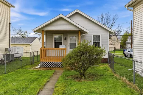 1204 8th St NW, Cedar Rapids, IA 52405