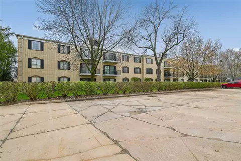 150 Thompson Dr SE #318, Cedar Rapids, IA 52403