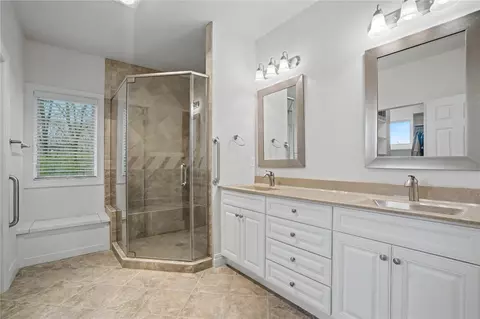 Bath - 3241 Cedar River Ct NE, Cedar Rapids, IA 52411 photo 2 of 4