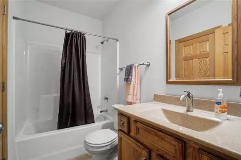 Bath - 3241 Cedar River Ct NE, Cedar Rapids, IA 52411 photo 4 of 4