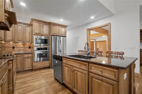 Kitchen - 3241 Cedar River Ct NE, Cedar Rapids, IA 52411 photo 4 of 4